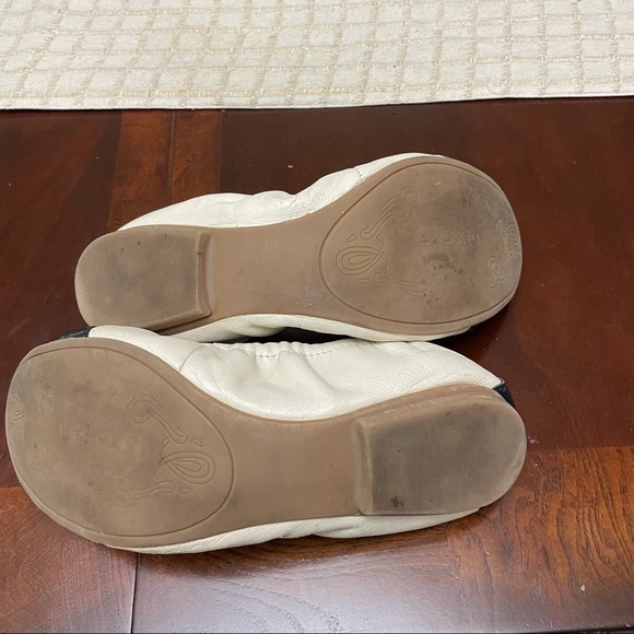 Tahari Gloria Navy& cream Leather Ballet Flat Size 7 1/2 - Picture 6 of 7